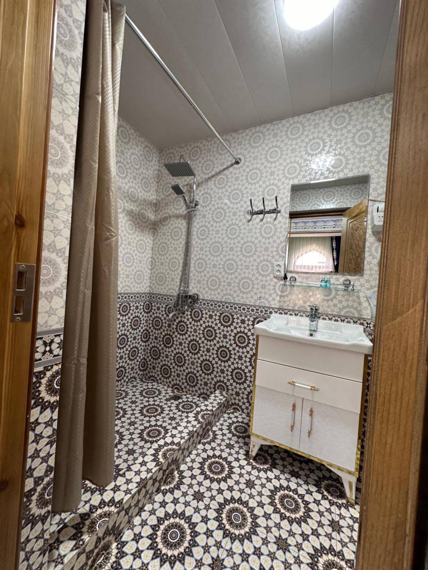 Hotel Zarhal بخارى المظهر الخارجي الصورة
